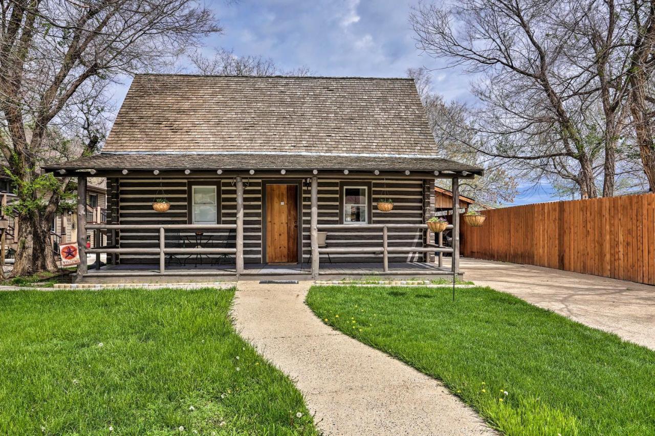 Maltese Ranch Cabin Near Medora Attractions! Villa Exterior photo