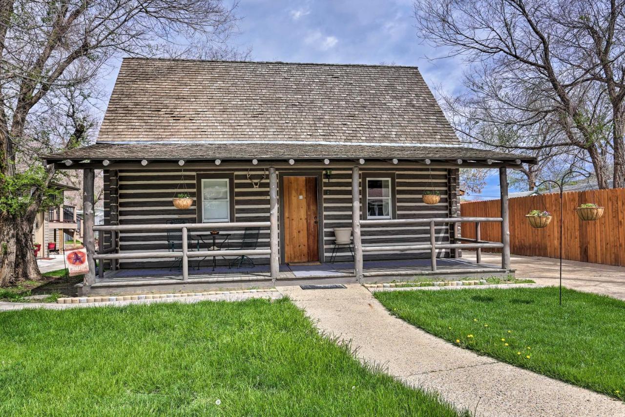 Maltese Ranch Cabin Near Medora Attractions! Villa Exterior photo